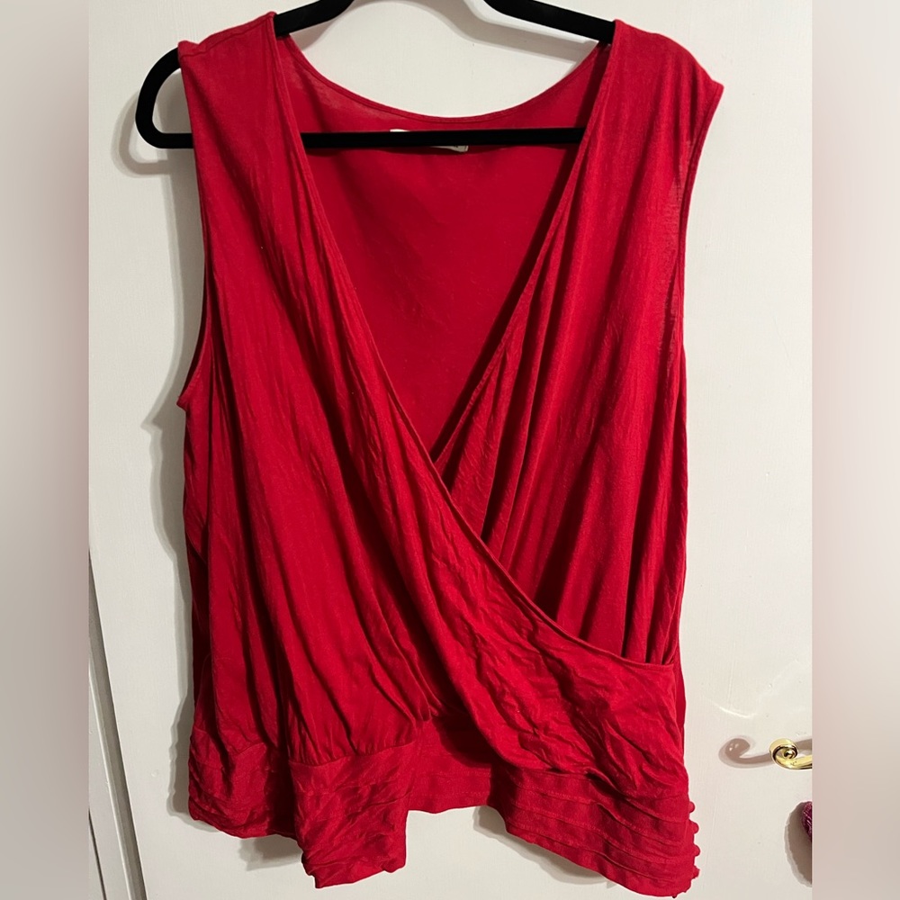 2X Old Navy red shirt